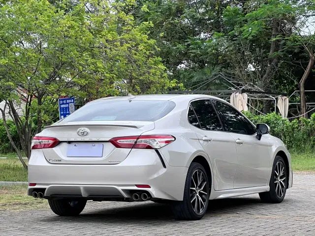 Toyota Camry — Фото автомобиля 6