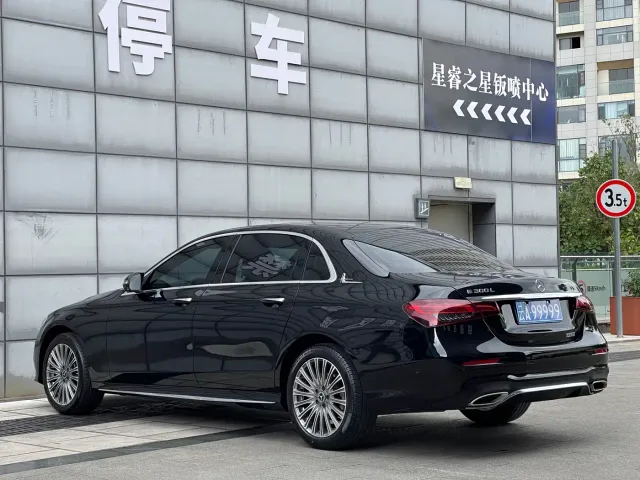 Mercedes-Benz E-Class — Фото автомобиля 8