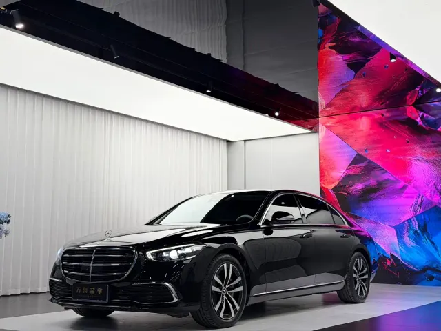 Фотография автомобиля — Mercedes-Benz S-Class