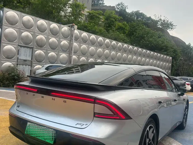 Xpeng P7+ — Фото автомобиля 4