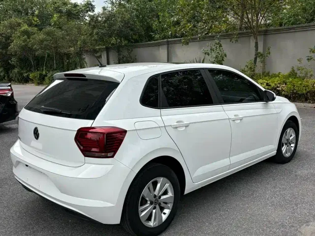 Volkswagen Polo 2023 Plus 1.5L Automatic Panorama Enjoyment Edition — Фото автомобиля 3