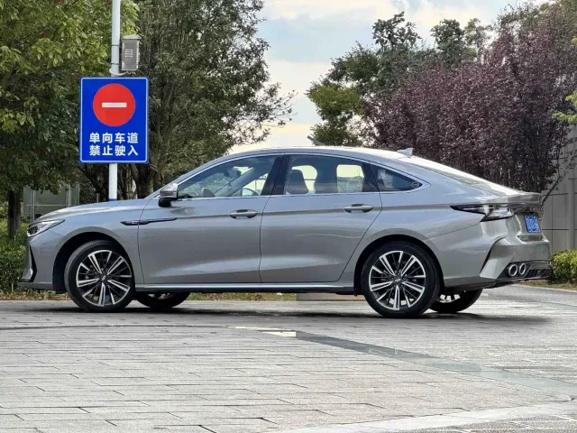 Chery Arrizo 8 — Фото автомобиля 4