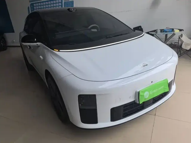 Li Auto i6 — Фото автомобиля 3