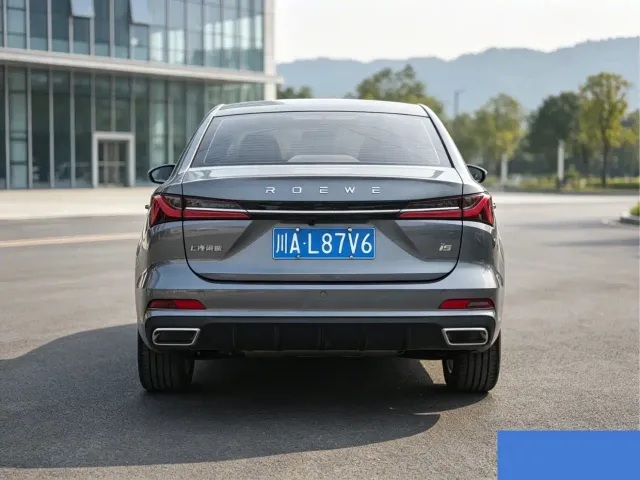 Roewe i5 — Фото автомобиля 4