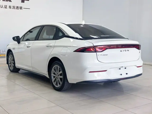 GAC Aion S — Фото автомобиля 12
