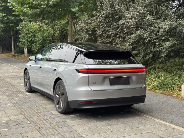 Li Auto i6 — Фото автомобиля 9