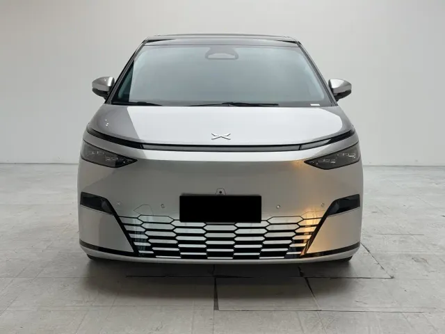 Фотография автомобиля — Xpeng X9
