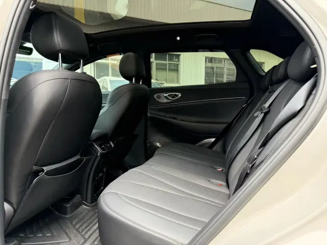 BYD Sealion 06 — Фото автомобиля 6