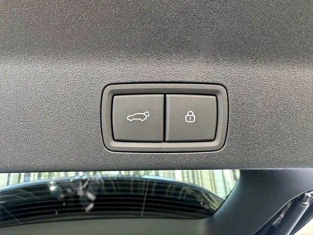 Li Auto L8 — Фото автомобиля 12