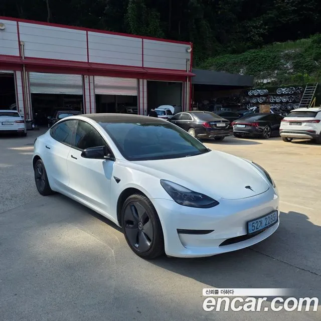 Tesla Model 3 — Фото автомобиля 7