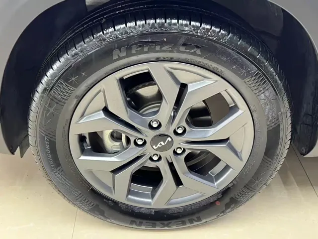 Kia Seltos — Фото автомобиля 25