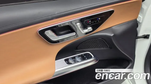 Mercedes-Benz E-Class — Фото автомобиля 30