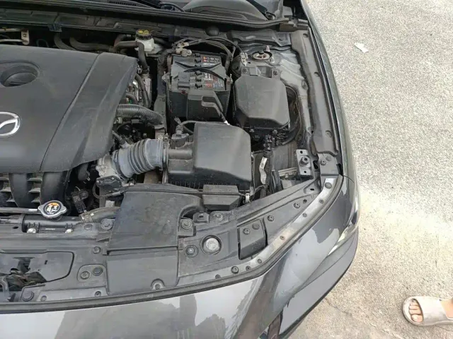 Mazda Axela — Фото автомобиля 21