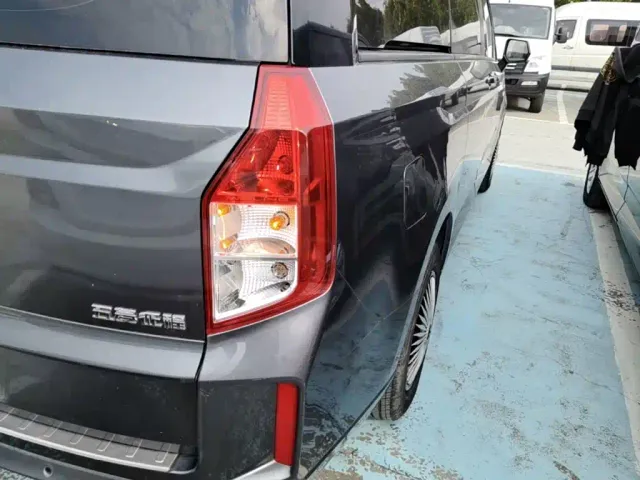 Wuling Zhengcheng — Фото автомобиля 7
