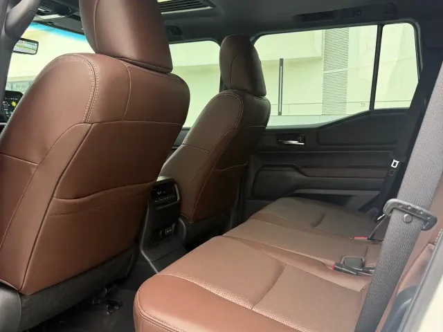 Toyota Prado — Фото автомобиля 11
