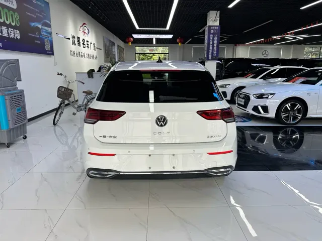 Volkswagen Golf — Фото автомобиля 8