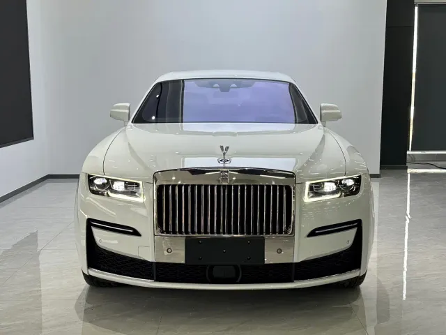 Rolls-Royce Ghost — Фото автомобиля 2