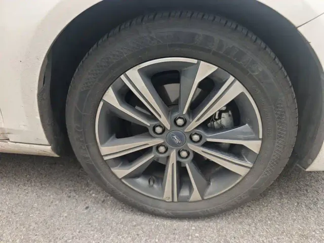 Ford Escort — Фото автомобиля 23