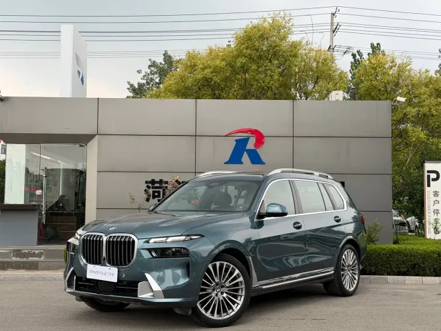 Фотография автомобиля — BMW X7