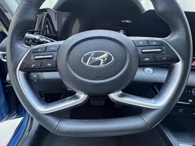 Hyundai Elantra — Фото автомобиля 19