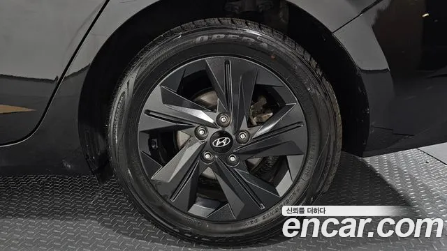 Hyundai Avante CN7 — Фото автомобиля 6
