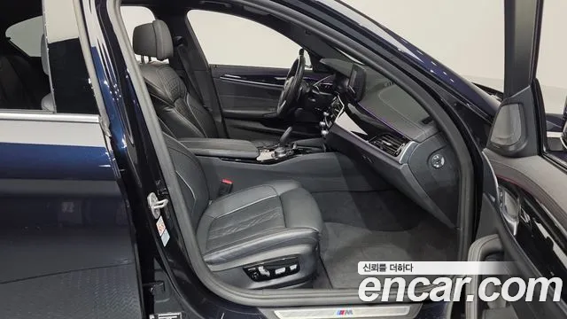 BMW 5 Series G30 — Фото автомобиля 11