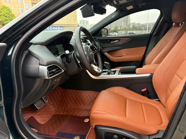 Jaguar XEL — Фото автомобиля 4