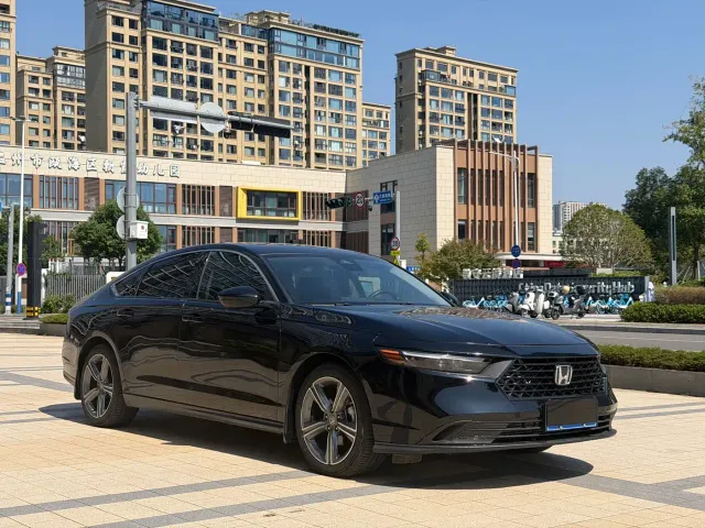 Honda Accord — Фото автомобиля 3