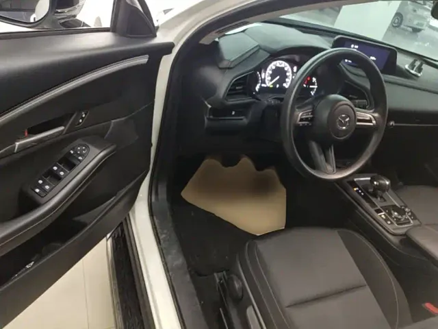 Mazda CX-30 EV — Фото автомобиля 15