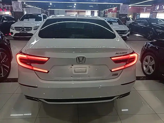 Honda Accord — Фото автомобиля 5