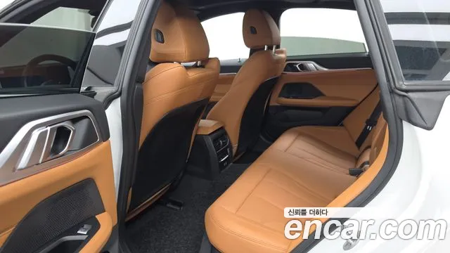 BMW i4 — Фото автомобиля 25