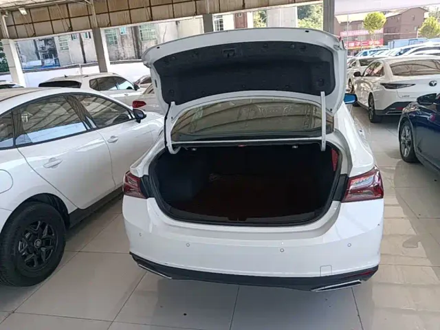 Chevrolet Malibu XL — Фото автомобиля 18