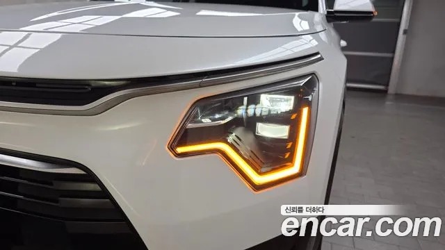 Kia Niro — Фото автомобиля 22