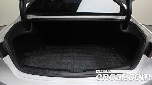 Hyundai Grandeur New — Фото автомобиля 28