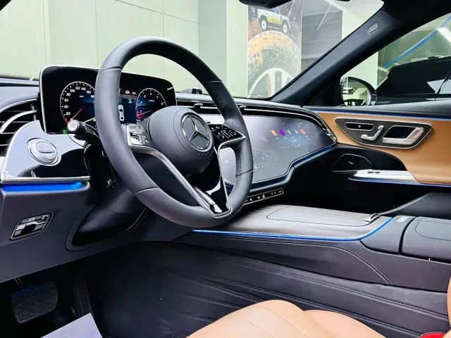 Mercedes-Benz E-Class — Фото автомобиля 8