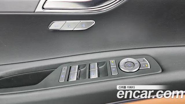 Genesis GV80 — Фото автомобиля 25