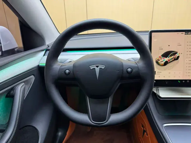 Tesla Model Y — Фото автомобиля 5