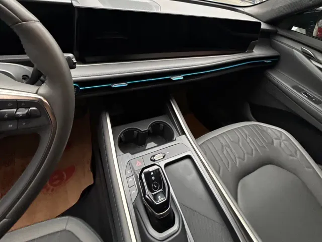 Ford Edge — Фото автомобиля 10