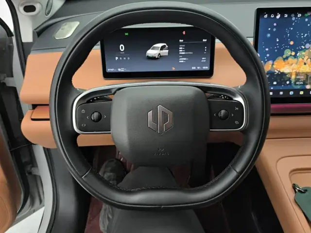 Leapmotor C10 — Фото автомобиля 15