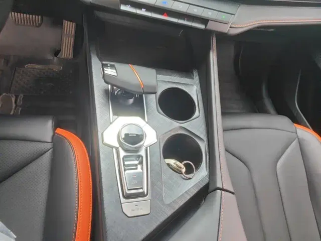 Changan Changan UNI-V 2023 1.5T Luxury Edition — Фото автомобиля 13