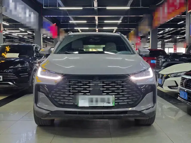 BYD Tang — Фото автомобиля 2