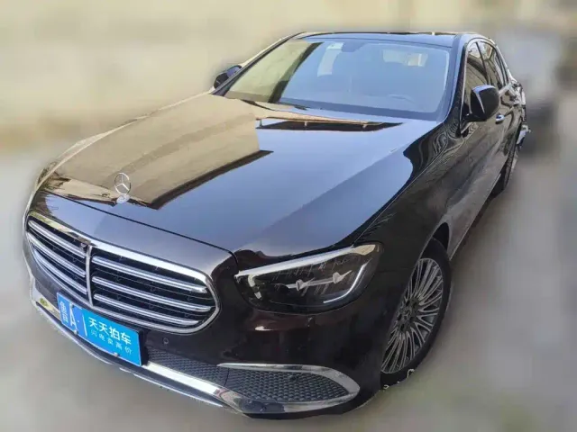 Фотография автомобиля — Mercedes-Benz E-Class