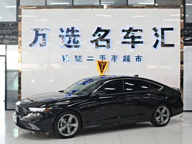 Honda Accord — Фото автомобиля 3