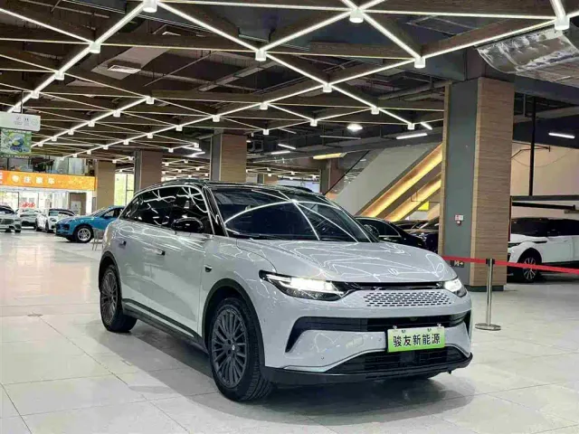 Leapmotor C11 — Фото автомобиля 2