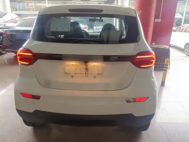 Leapmotor T03 — Фото автомобиля 5