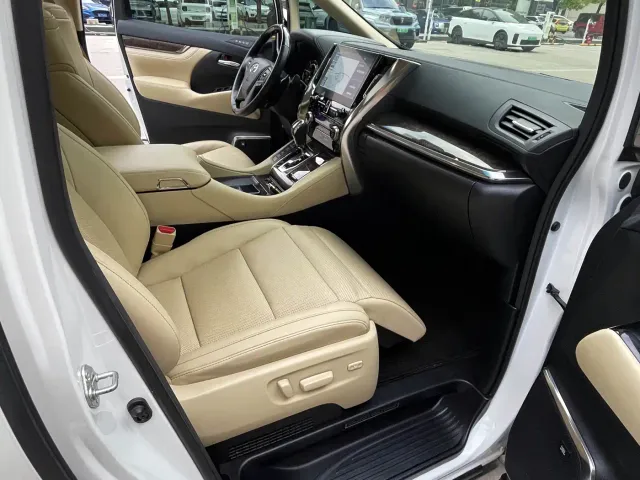 Toyota Vellfire — Фото автомобиля 19