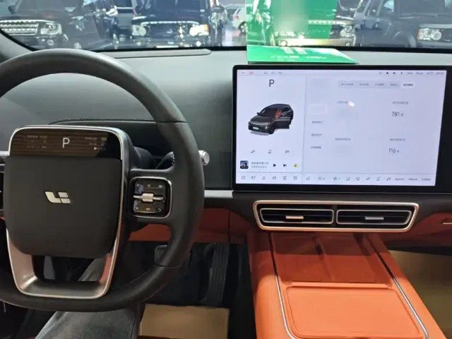 Li Auto L7 — Фото автомобиля 9