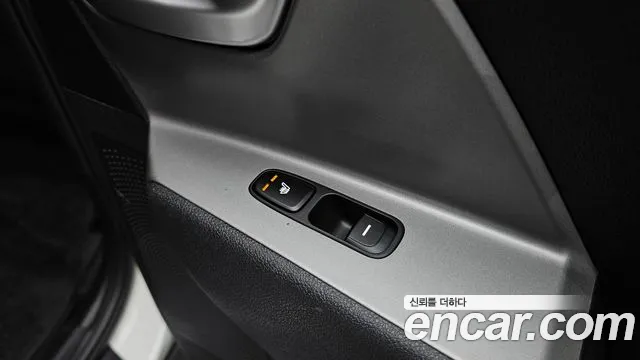 Kia Niro — Фото автомобиля 18