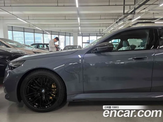 BMW M5 — Фото автомобиля 7