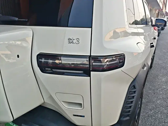 BYD FangChengBao Titanium 3 — Фото автомобиля 7